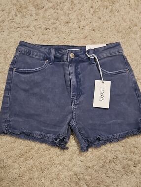 012p  Zenana Outfitters Washed Blue Frayed Hem Denim Shorts